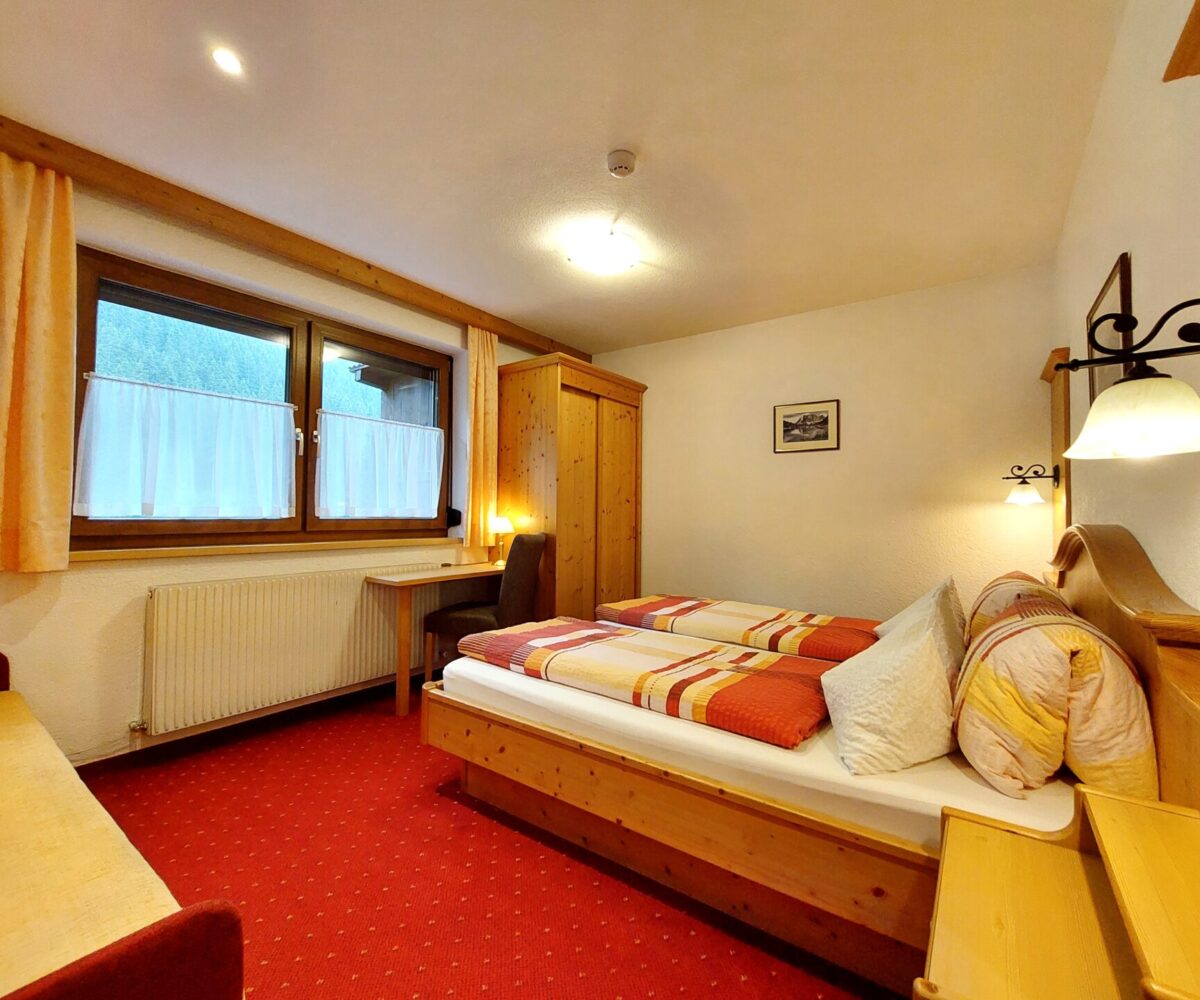 Schlafzimmer-Ferienwohnung-25-Kappl